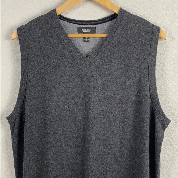 Nordstrom Men’s Shop Extra Fine Merino Wool Sweater Vest | V Neck | Dark Gray - Picture 3 of 13